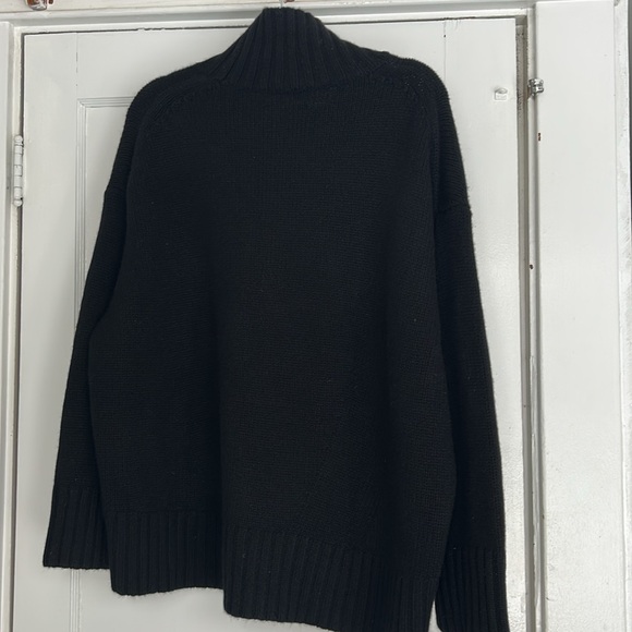 COS 100% Black Cashmere Sweater - Picture 3 of 3